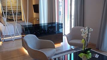 Luxury Studio Suite, Balcony, City View | Private kitchen | Espresso maker, coffee/tea maker, electric kettle