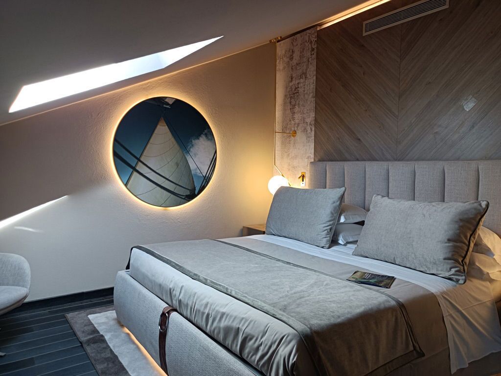 Minibar, in-room safe, blackout drapes, soundproofing