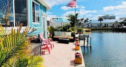 The Pineapple Palace @ Windmill Village Resort