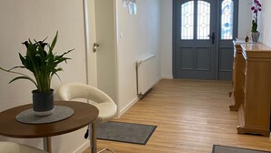 Interior entrance -  Ferien & Business Apartments Hohenfels (Hohenfels)