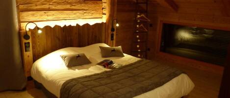 3 chambres, fer et planche à repasser, Wi-Fi, draps fournis