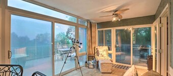 Prime Location with Scenic Views - Your Ultimate Retreat: Roamer's Respite