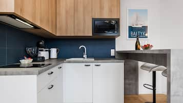 Deluxe Apartment | Private kitchenette | Espresso maker, coffee/tea maker, electric kettle, freezer