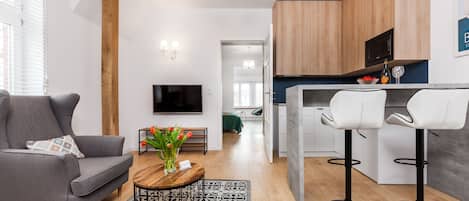 Deluxe Apartment | Living area