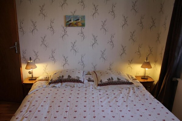 1 chambre, literie fournie