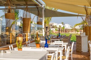 Daily buffet breakfast for a fee - Piere Anne Beach Hotel (Ayia Napa)