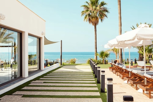 Piere Anne Beach Hotel