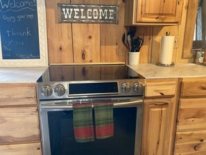Refrigerador, microondas, placa de cocina, cafetera/tetera