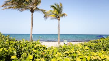 Solstolar och strandhanddukar