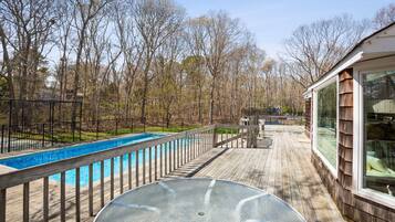 Alberca al aire libre y alberca climatizada