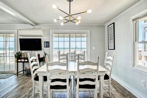 Dining - Abundance on the Rocks - oceanfront cottage with fire pit! (Carolina Beach)
