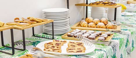 Free daily buffet breakfast