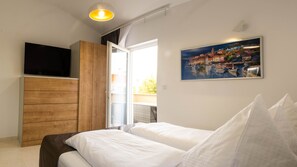 3 bedrooms, in-room safe, desk, travel crib - 3 Bedroom Apartment in Pula (Pula)