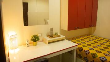 Ropa de cama de alta calidad, minibar, muebles diferentes y wifi gratis