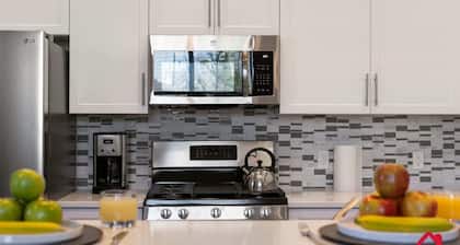 Casa De Tijeras – Amazing Downtown 3bd w Garage