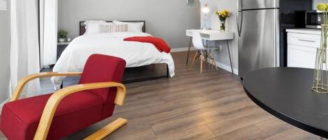 1 chambre, bureau, fer et planche à repasser, Wi-Fi