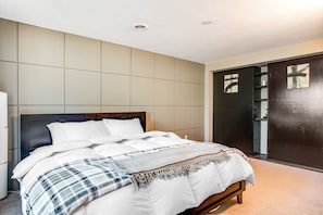 4 chambres, bureau, fer et planche à repasser, accès Internet
