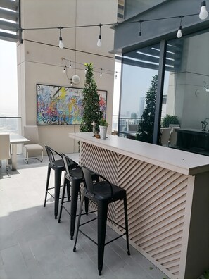 Outdoor dining - K.K luxury apartment 5 minutes from Dubai Mall (Dubaï)