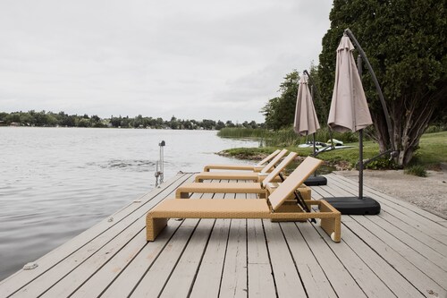 Luxury 6-bedroom waterfront cottage!