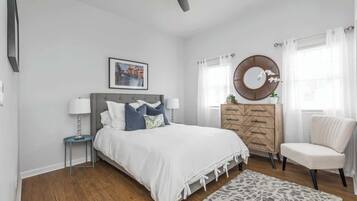 2 habitaciones, tabla de planchar con plancha, wifi y ropa de cama