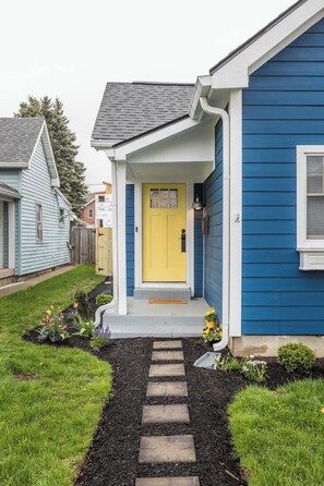 Exterior detail - The Little Blue Cottage in Fountain Square (Indianapolis)