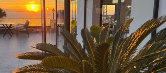 ザ・レスト・ポート・アルジェント