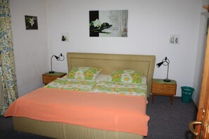 2 quartos, escrivaninha, ferros/tábuas de passar roupa, Wi-Fi