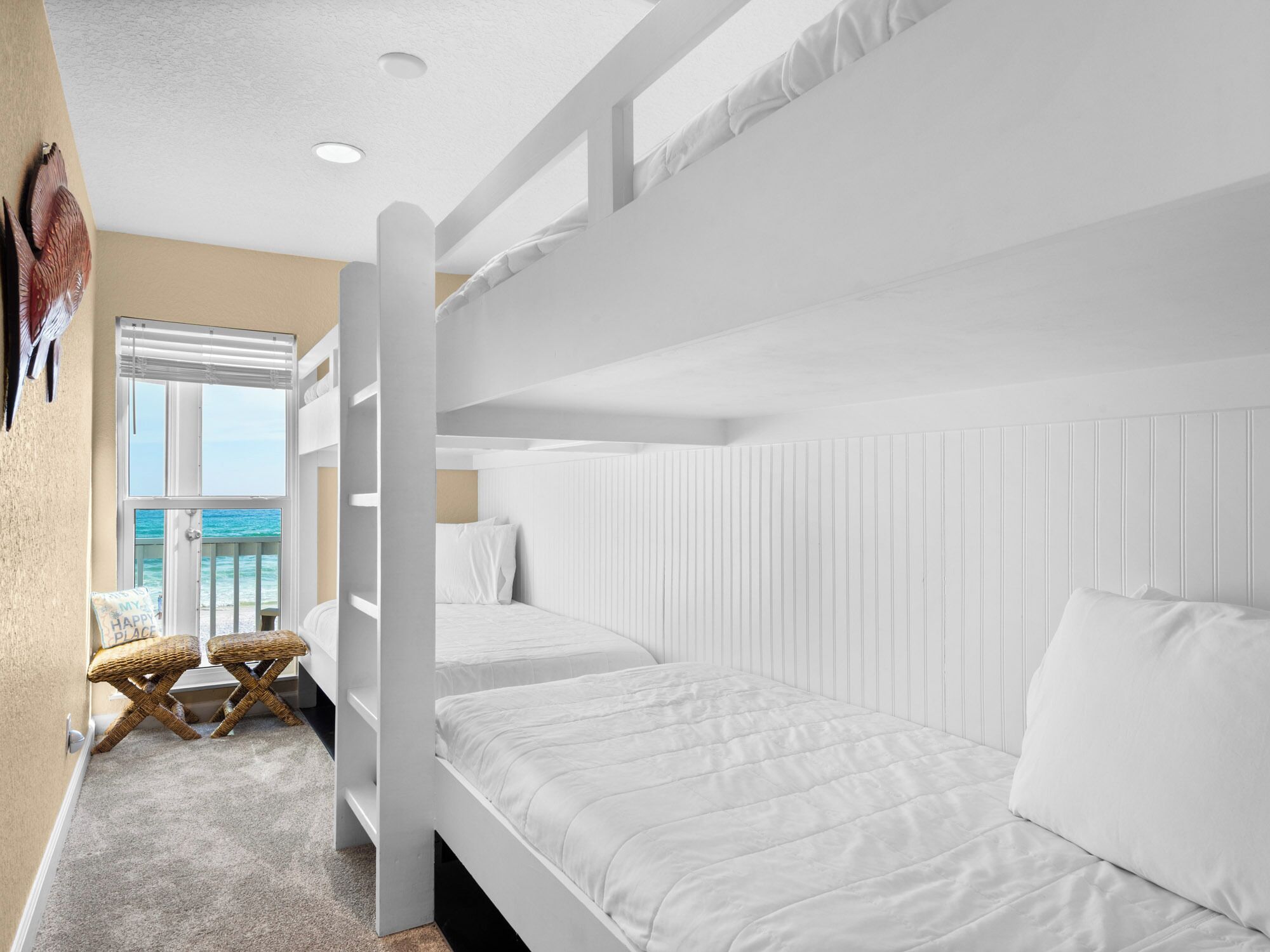 3 soverom, skrivebord, strykejern/-brett og wi-fi (inkludert)