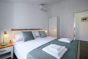 2 Schlafzimmer, Reisekinderbett, WLAN, Bettwäsche