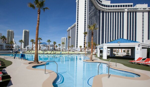 Indoor pool, outdoor pool