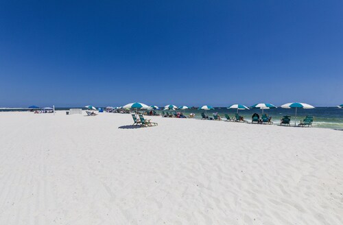 Enjoy the Beach! 2 BR Condo in sought after Orange Beach! Walk to The Gulf!