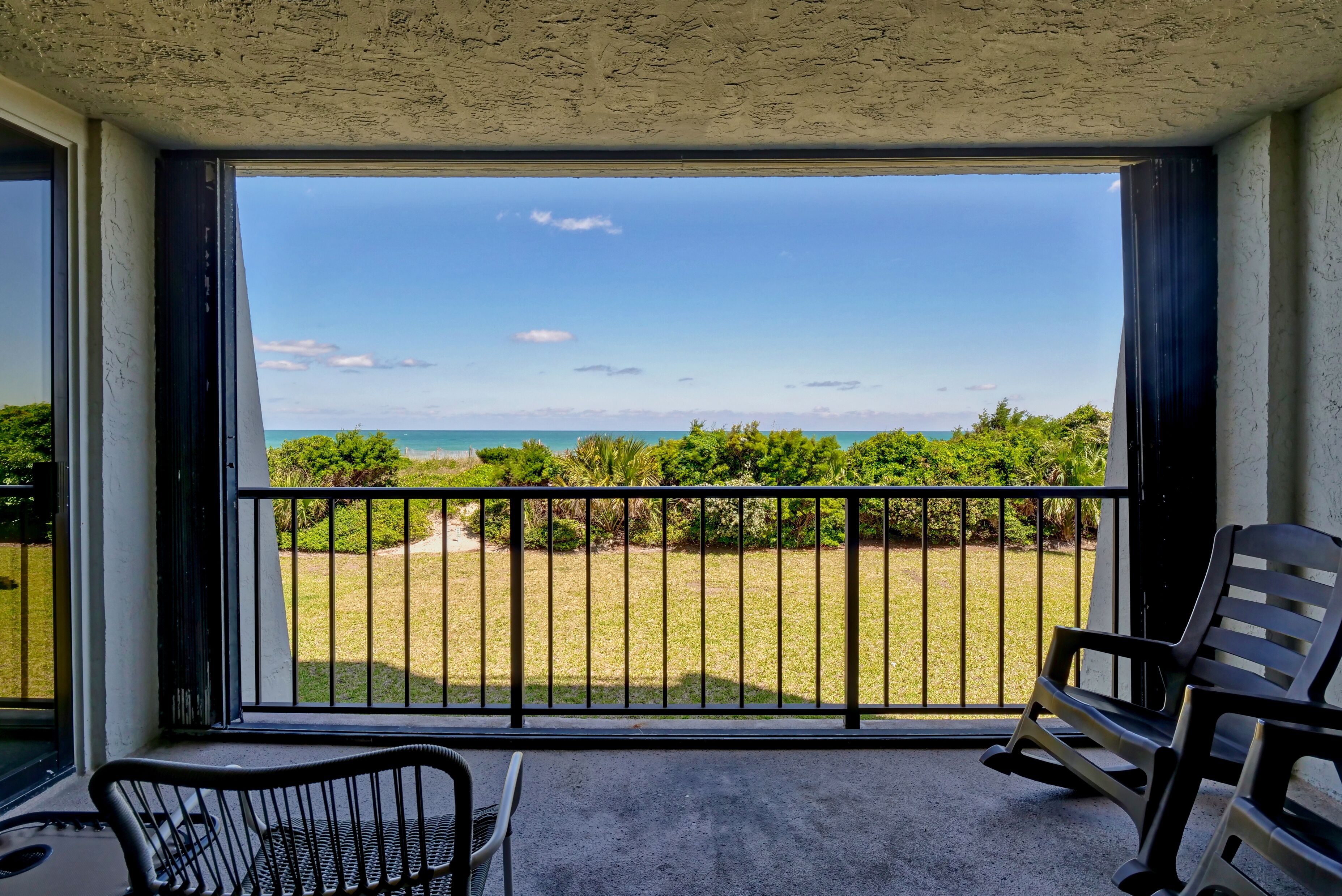 Station One - 1E Flip Flops, 2 bedroom oceanfront condo. Sleeps 6.