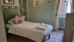 3 bedrooms, iron/ironing board, free WiFi, bed sheets - Ghibellina 59 - Two Bedroom Apartment, Sleeps 3 (Firenze)