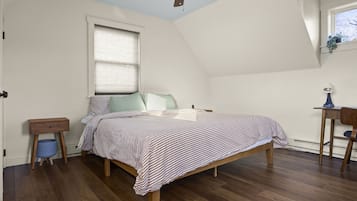 2 bedrooms, desk, iron/ironing board, free WiFi