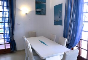 Villa | 4 Schlafzimmer, WLAN