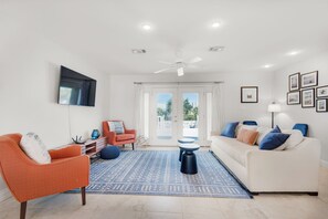 Smart TV - 🏝️Sound View-Short Walk to Beach-Dog Friendly-Makarios Beach Blu (Navarre Beach)