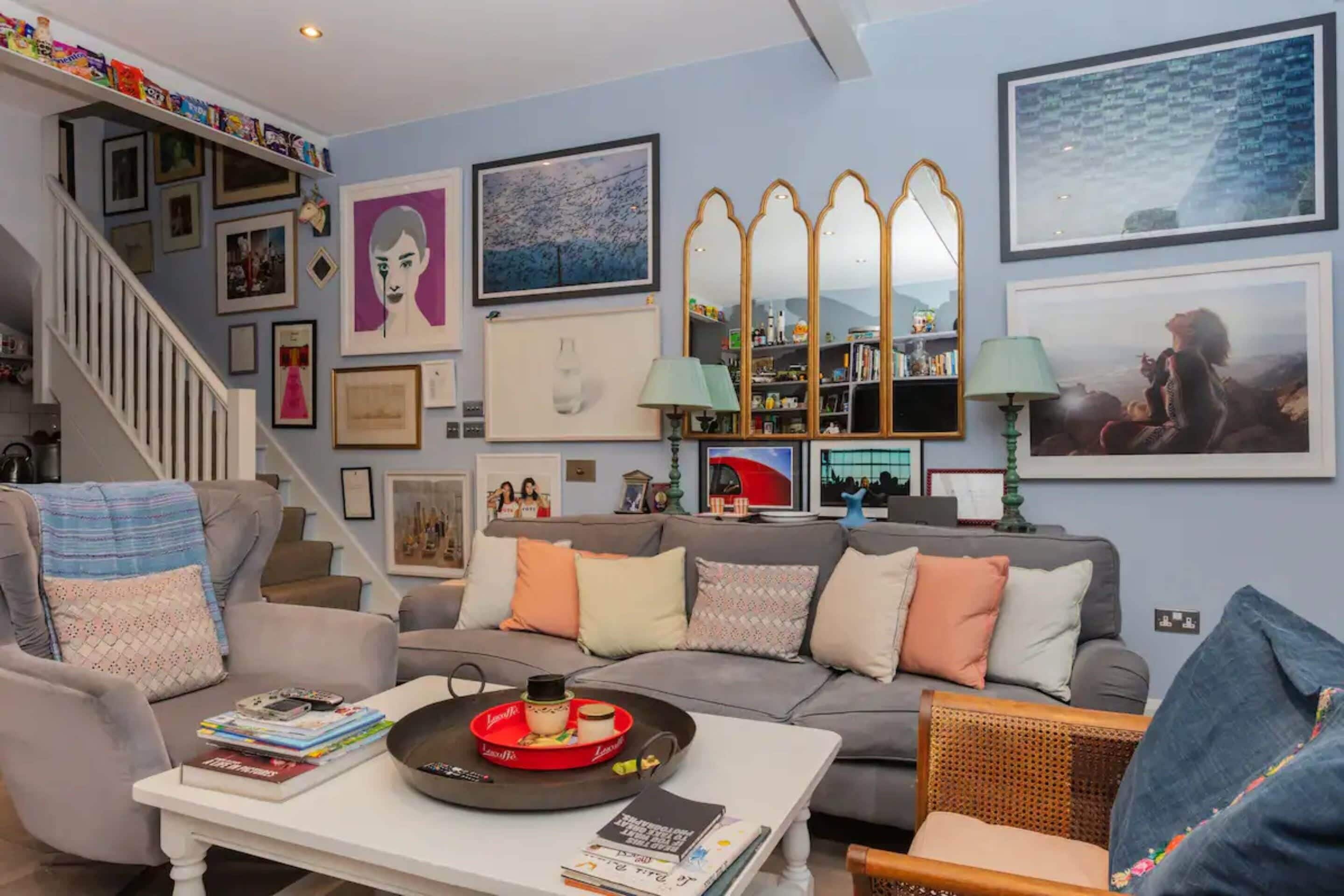 Basic House, Multiple Beds | Living room