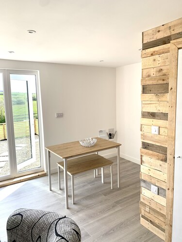 Countryside lodge 5 minutes from beach