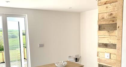 Countryside lodge 5 minutes from beach