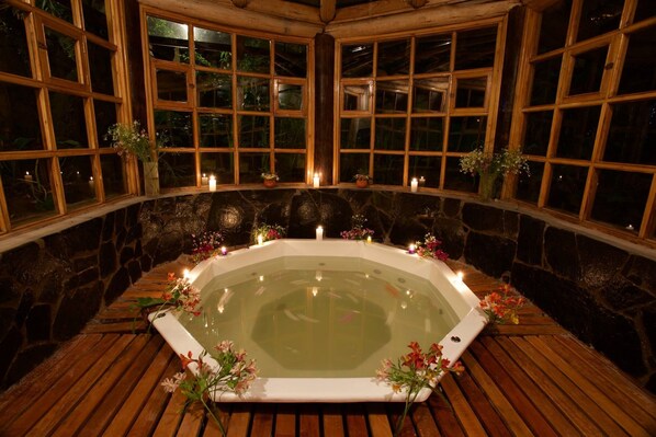 Sauna, hot tub, steam room, body treatments, hot stone massages - Iorana (Urubamba)