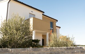 Exterior - 1 Bedroom Apartment in Pula (Pula)