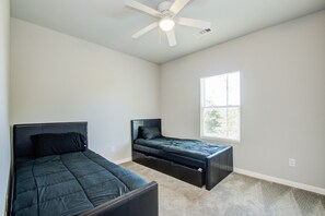 Room - NEW! Welcoming Texas City Home ~ 6 Mi to Beach! (Texas City)