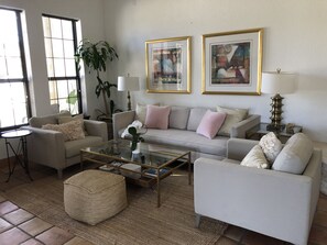 Living area - Creek Chic Home in Old Lakeway (Lakeway)