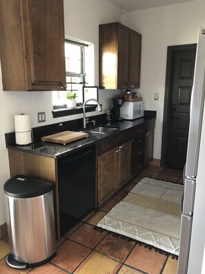 Private kitchen - Creek Chic Home in Old Lakeway (Lakeway)