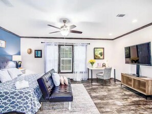 4 bedrooms, desk, iron/ironing board, travel cot