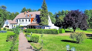 Front of property - Landhotel Prälank (Neustrelitz)