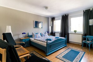 Grand Double Room | Free WiFi, bed sheets