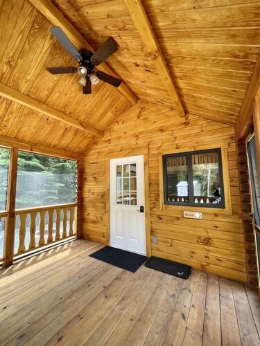 Cozy Coastal Cabin #4