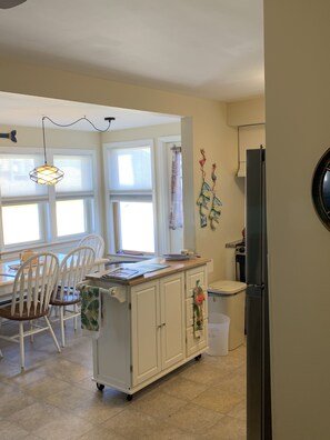 Interior - beach house steps to beach and Jenk's Boardwalk (Point Pleasant Beach)
