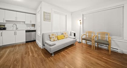 Modern yet comfy 3 bed suite in Surrey